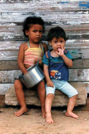 20070827181409-pg12-ninos.jpg
